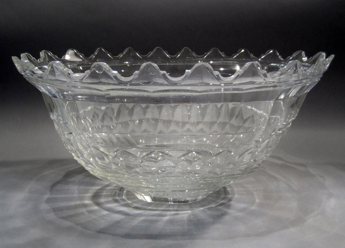 1961.0963 H Epergne dish