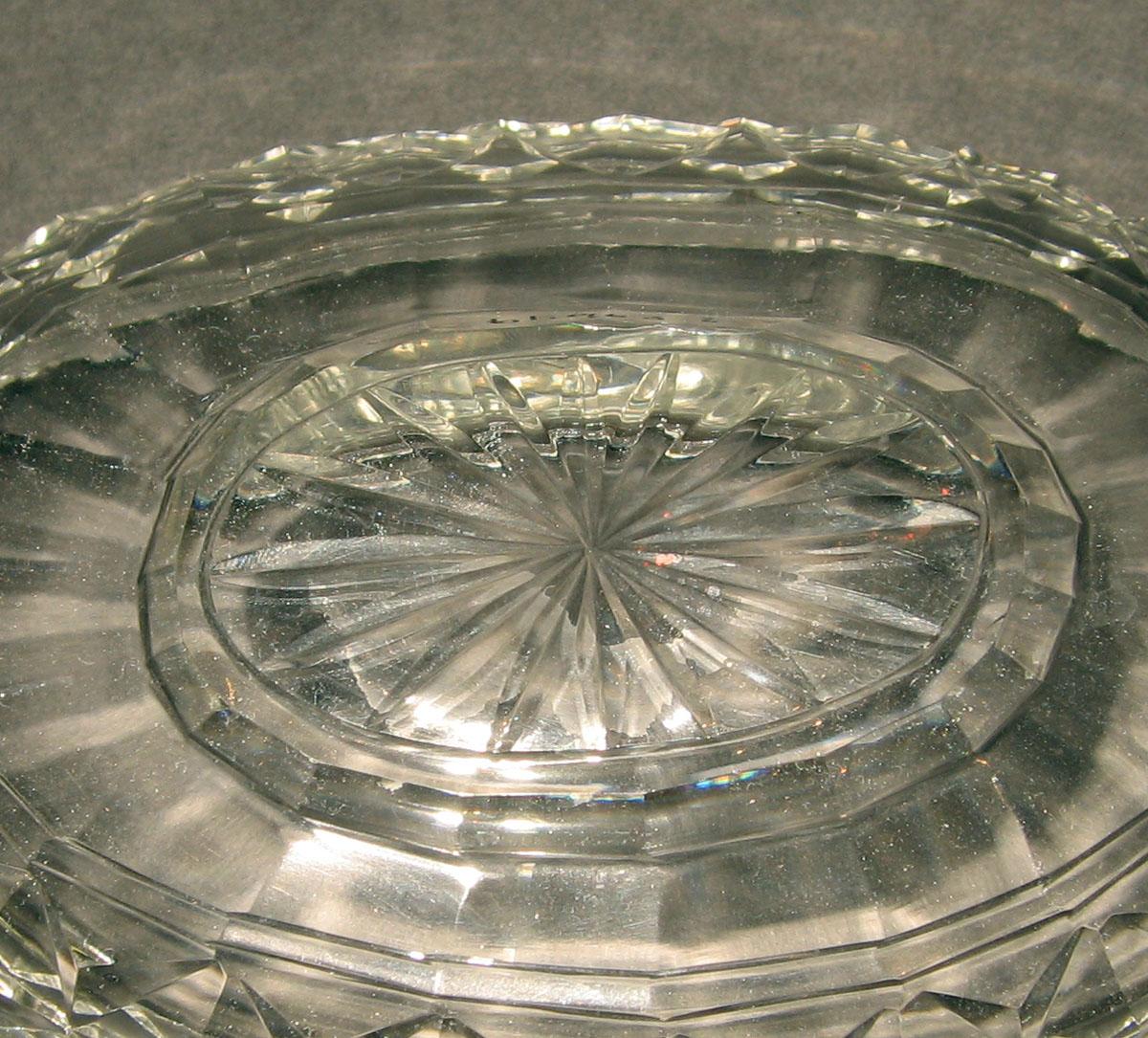1961.0963 I Glass dish (underside)