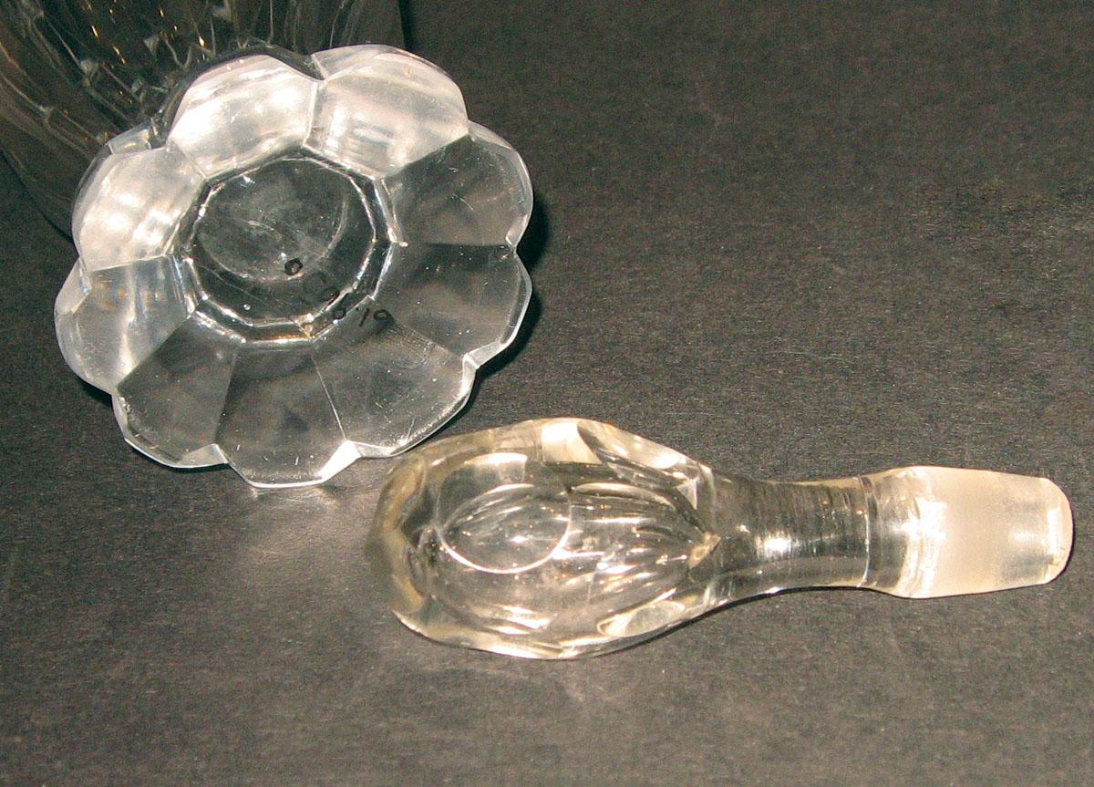1961.0963 O A, B Glass cruet (detail)