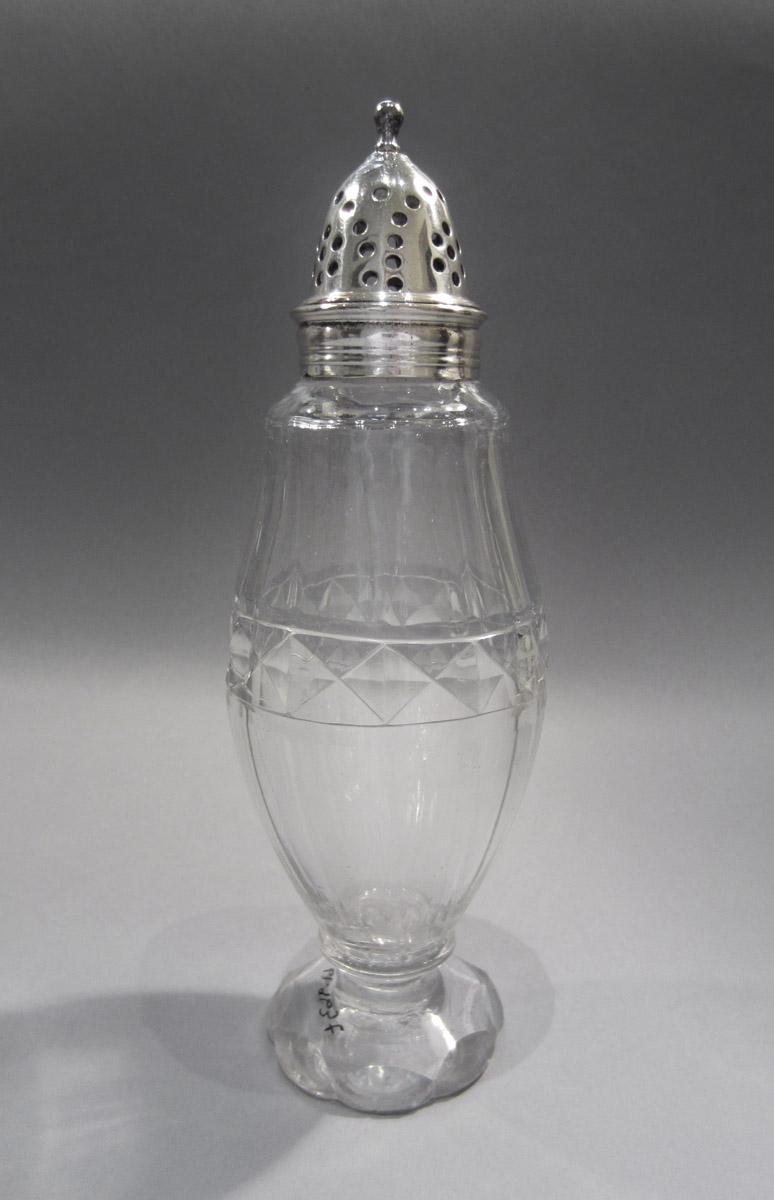 1961.0963 T Epergne caster