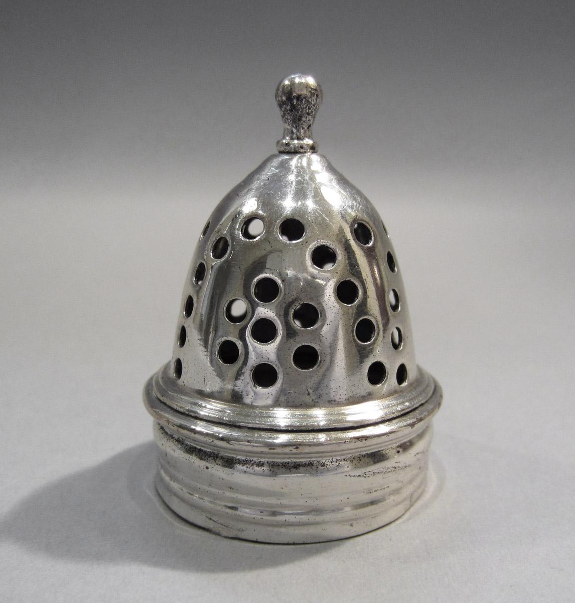 1961.0963 T Epergne caster, cap