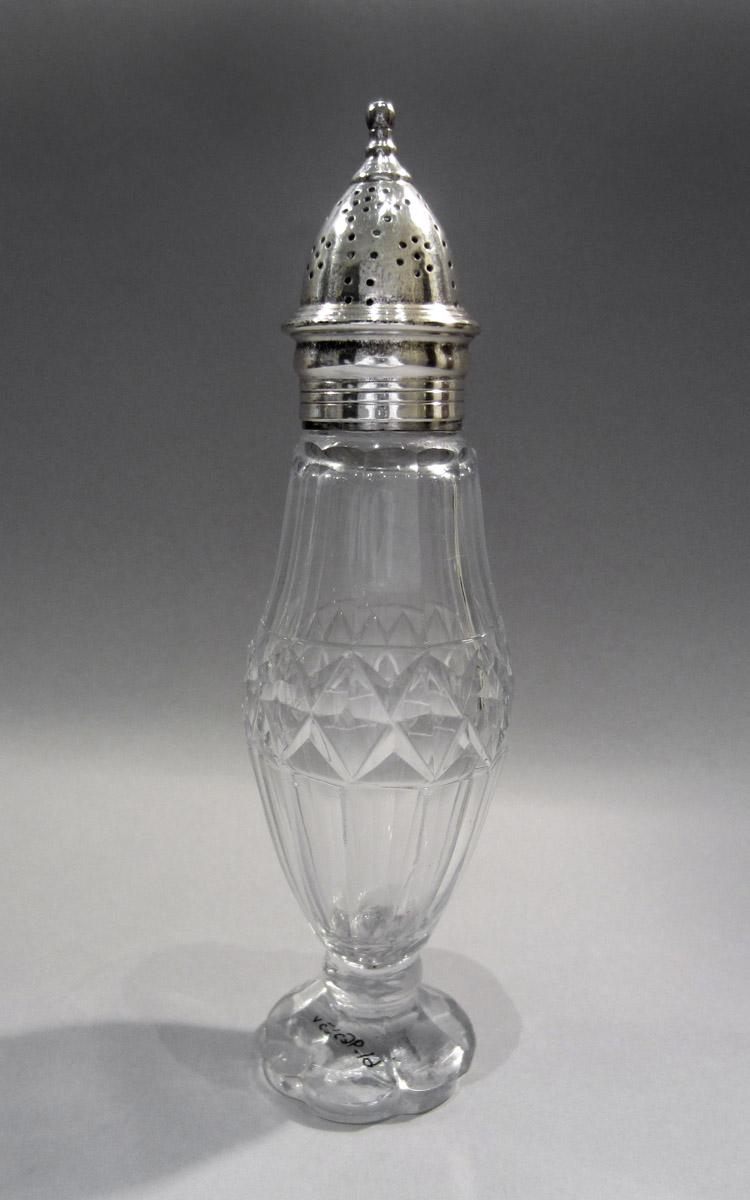 1961.0963 V Epergne caster