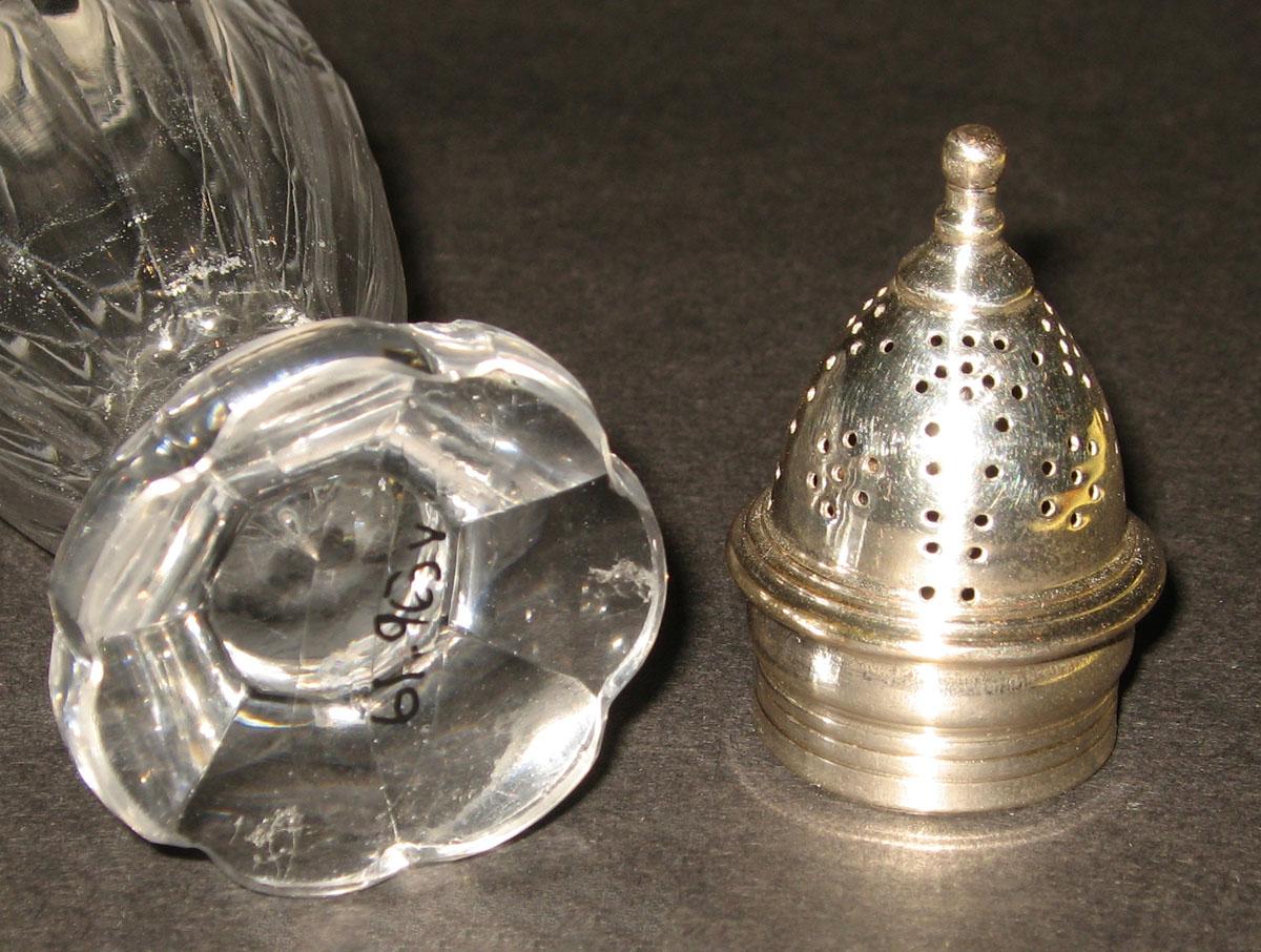 1961.0963 V Glass castor with silver cap (detail)