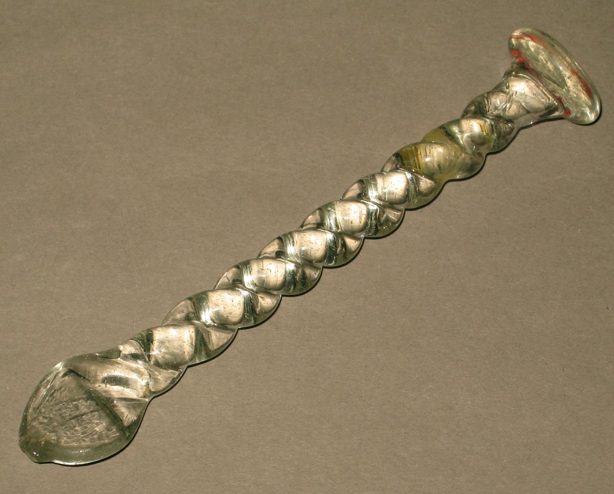 1961.0968 Glass muddler