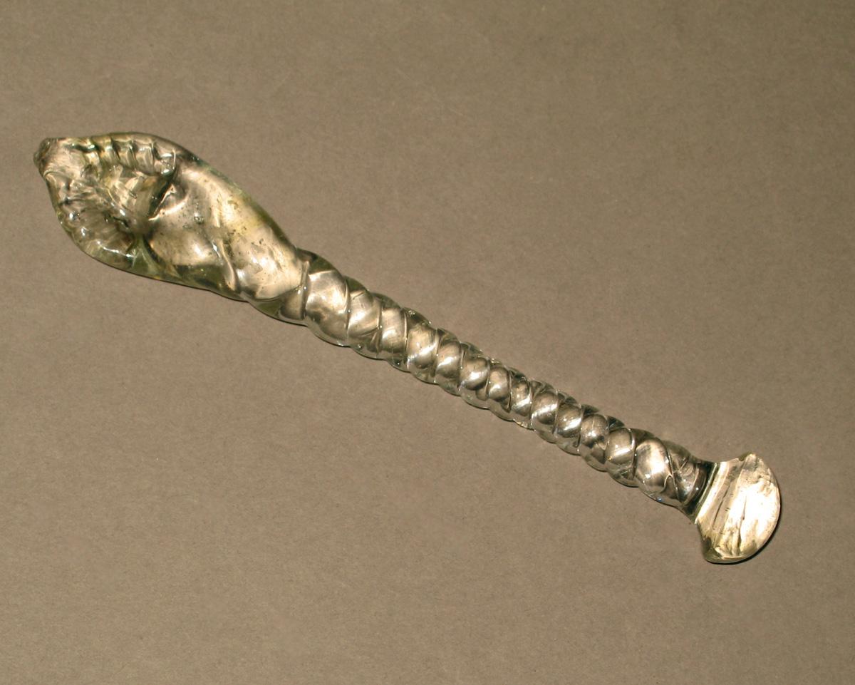 1961.0969 Glass muddler