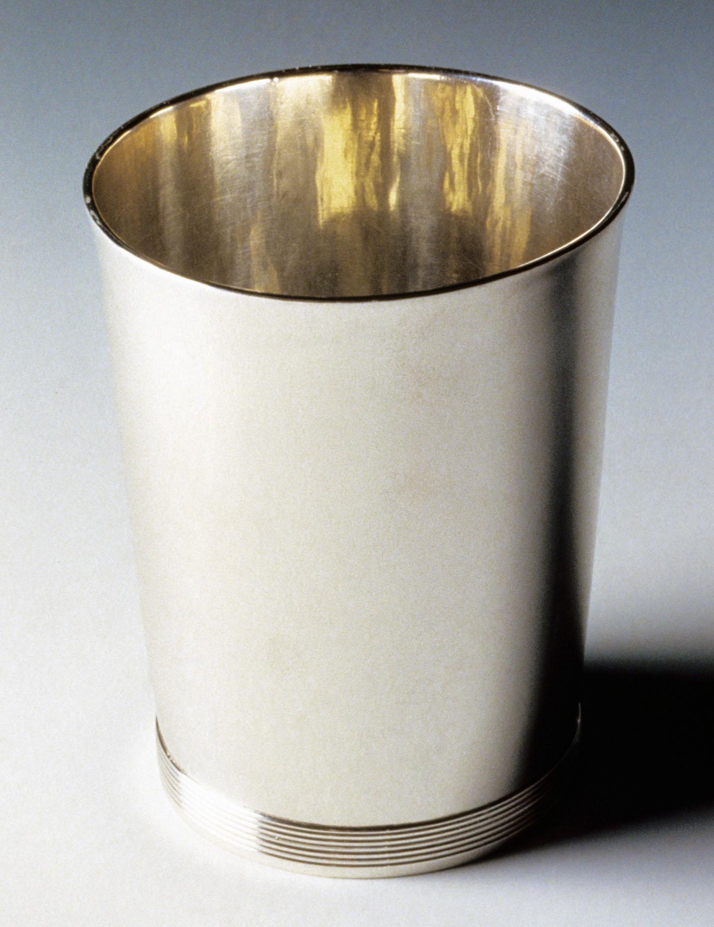 1961.0971 Beaker, view 1