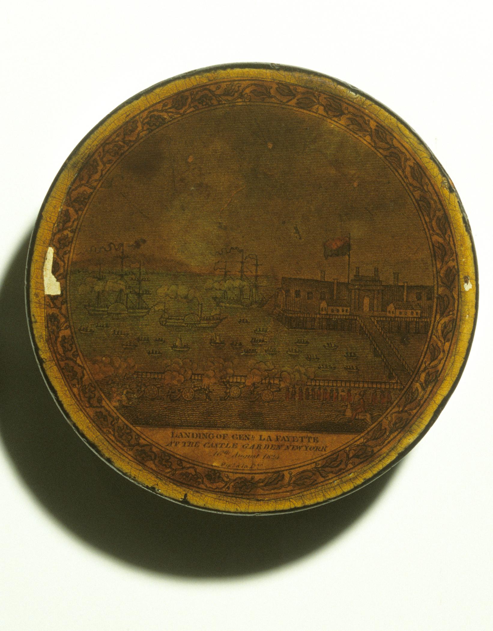 1961.1013 A, B Snuff box