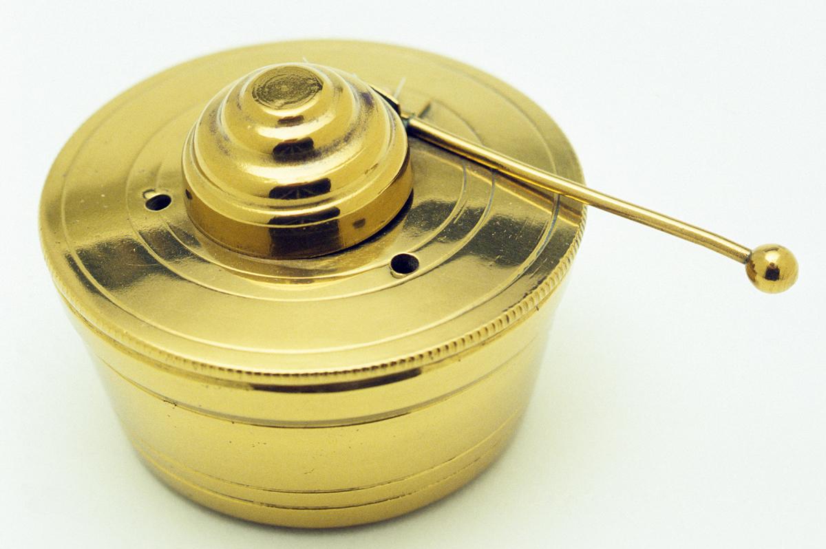 1961.1023 Lamp