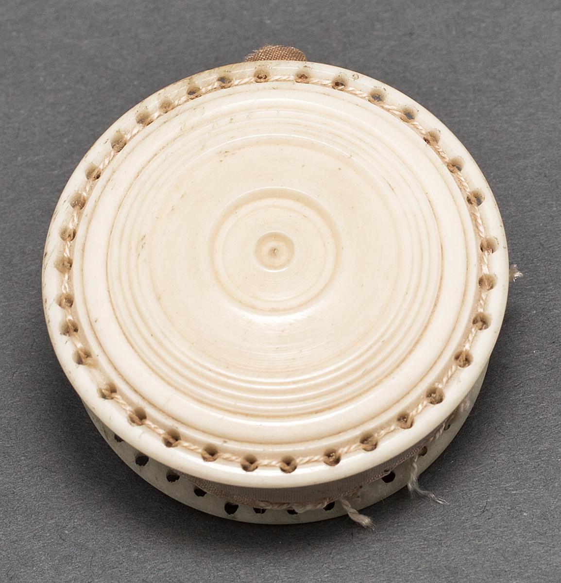 1961.1026 AA Pincushion