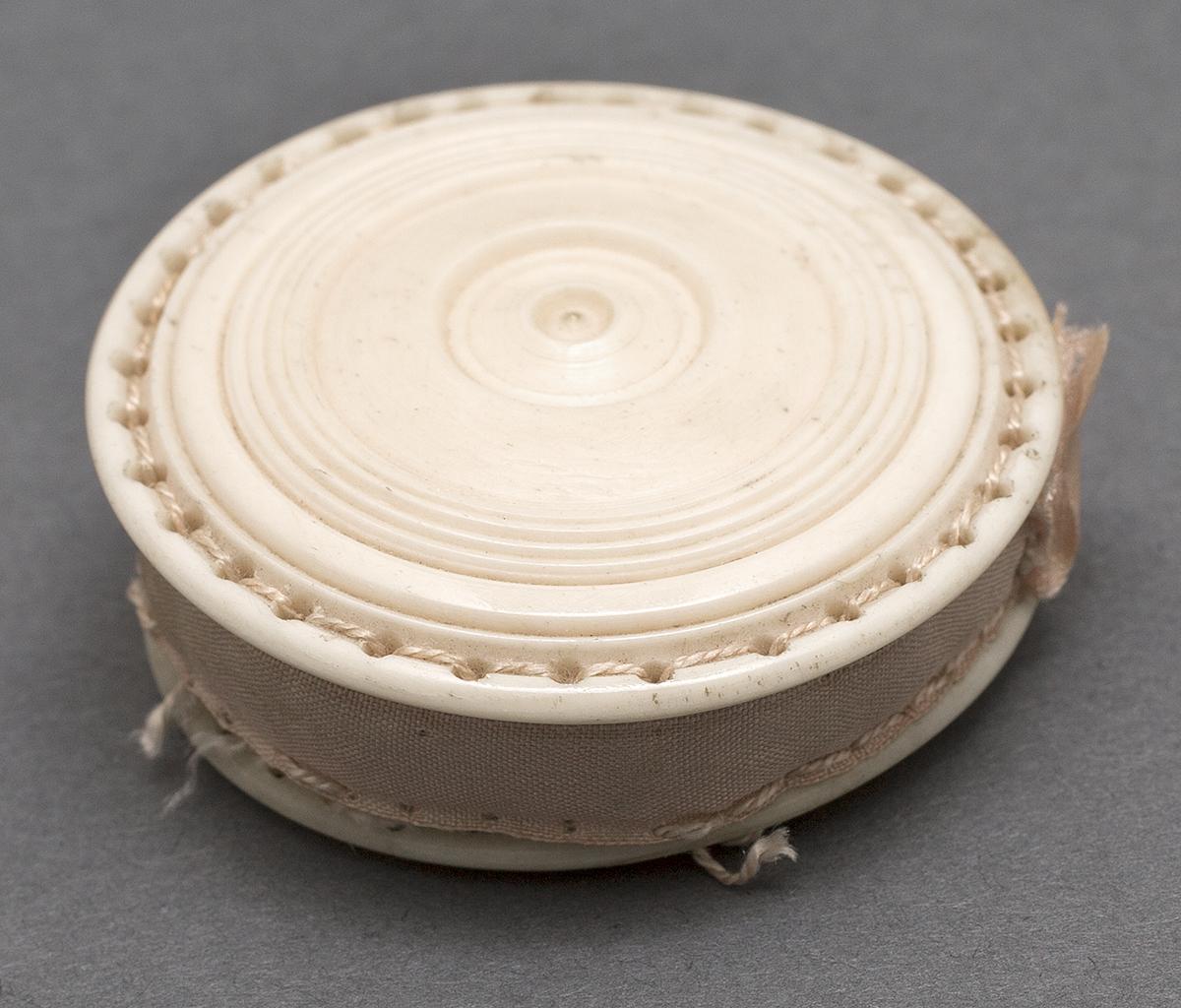 1961.1026 AA Pincushion, Side