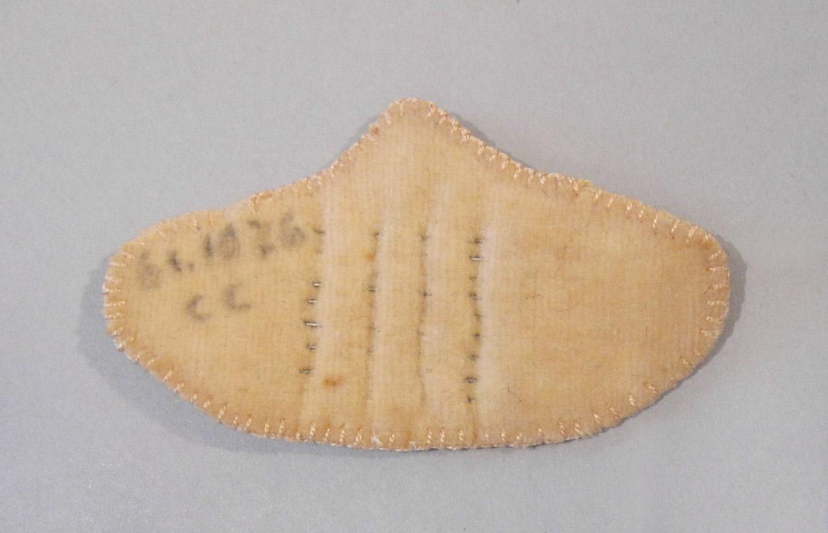 1961.1026 CC Tool (for sewing), side 2