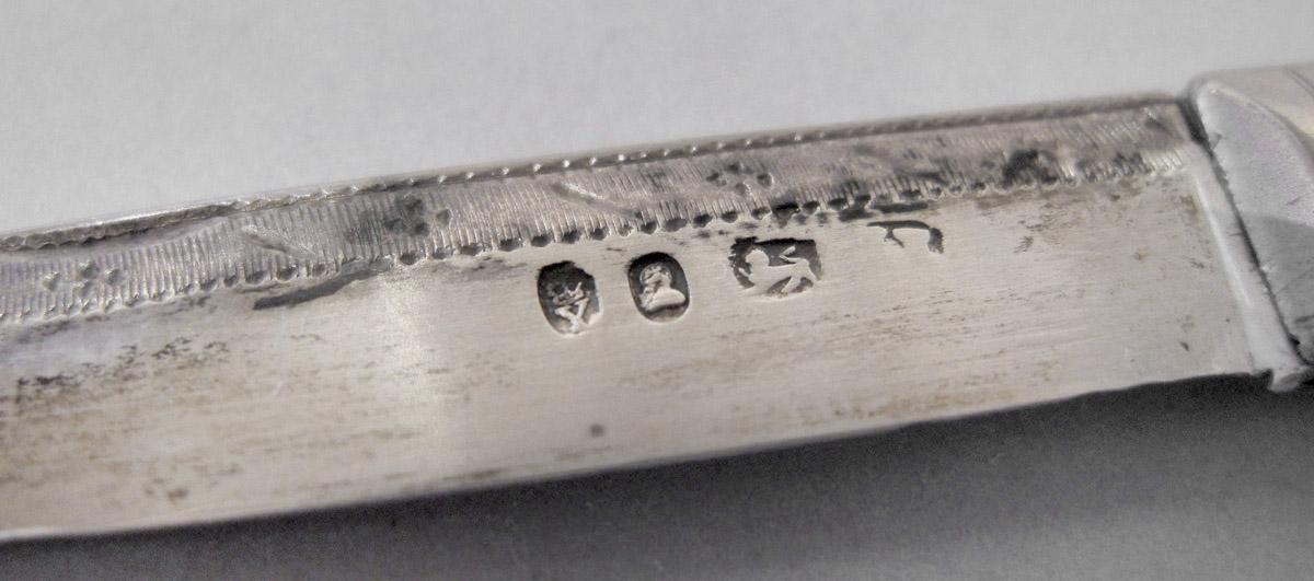 1961.1026 DD Knife, mark