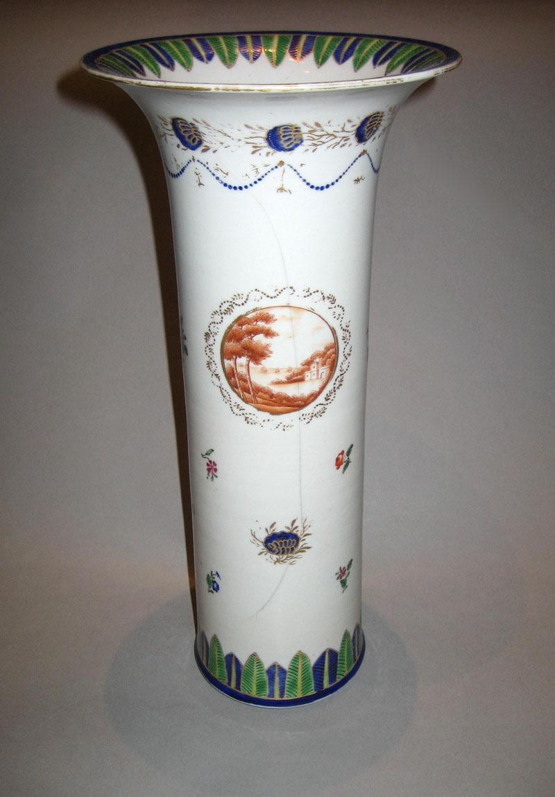 1961.1032.001 Vase view2