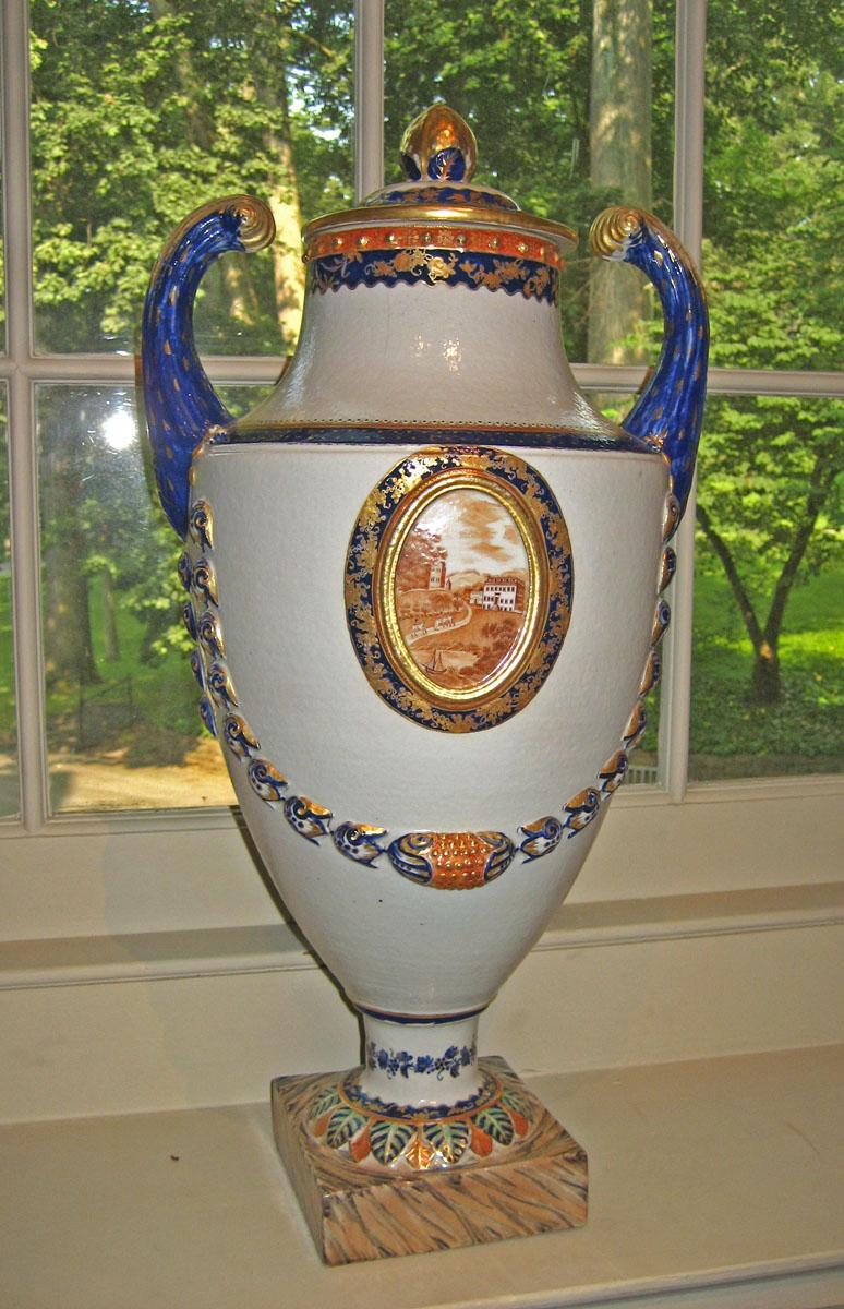 1961.1040.001 Urn