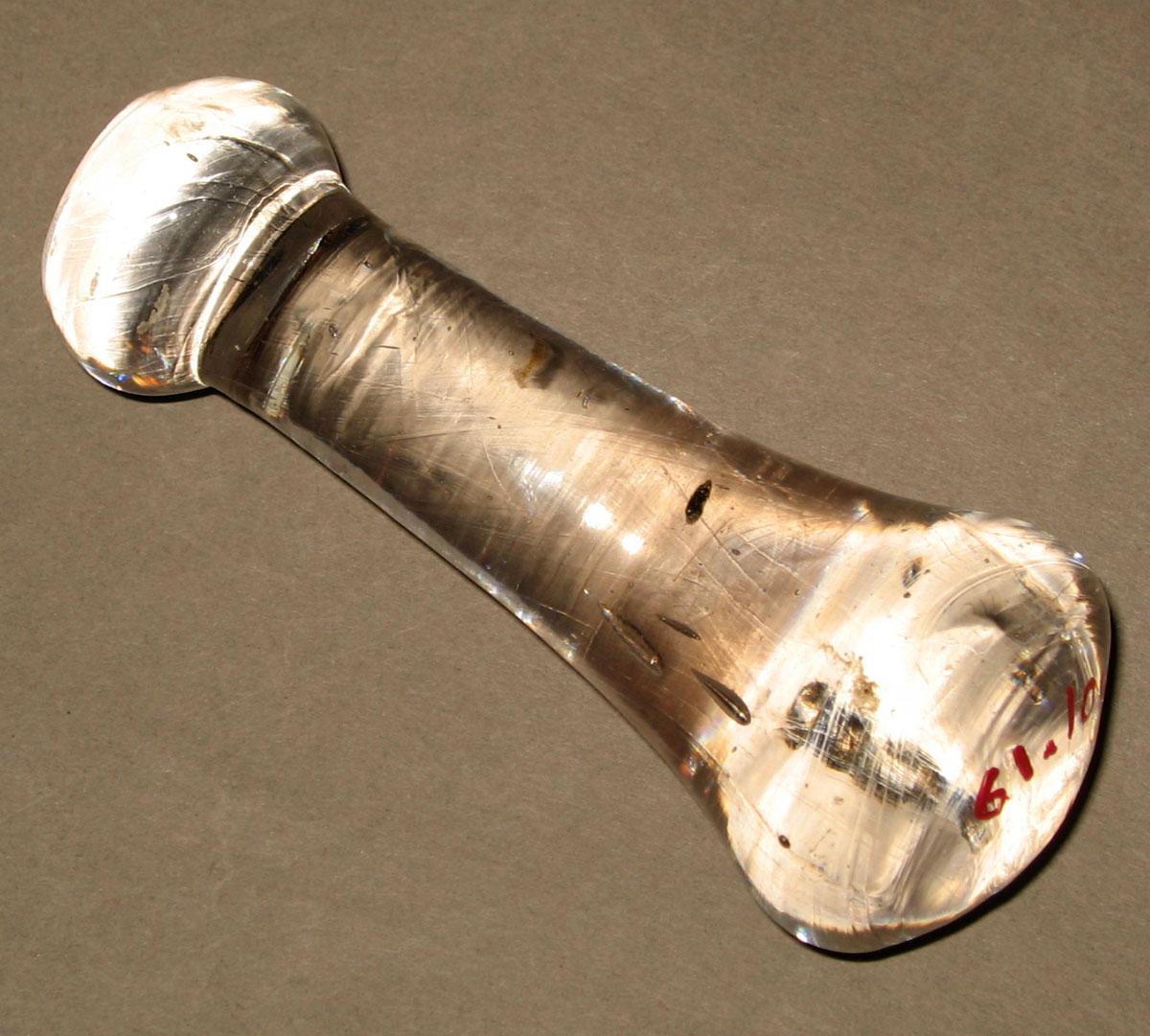 1961.1042 BB Glass pestle
