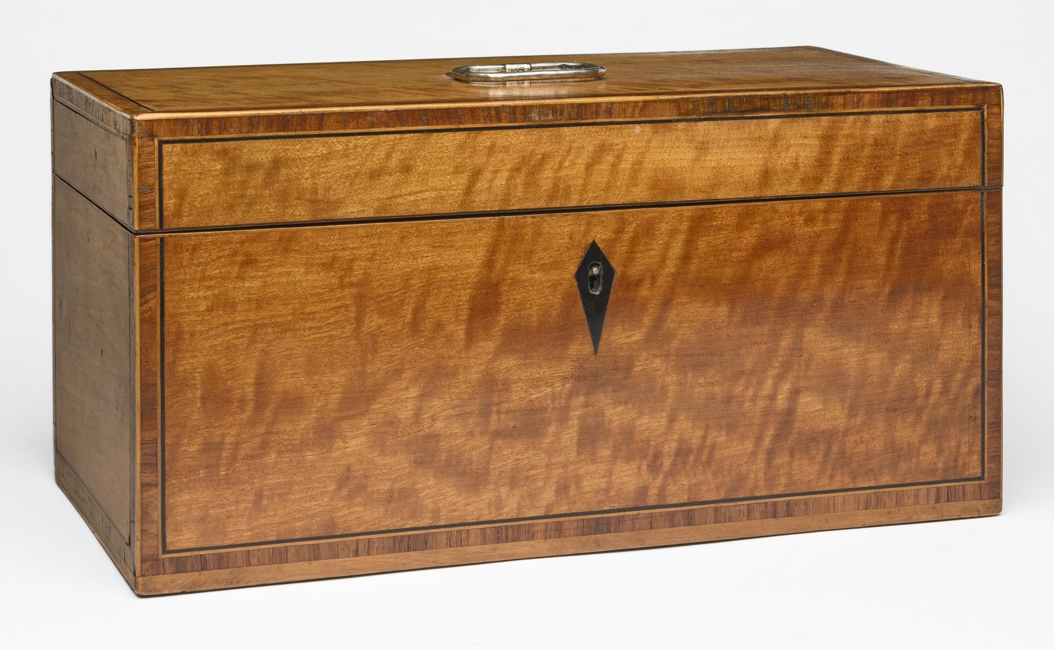 1955.0048.084 Tea caddy, view 1
