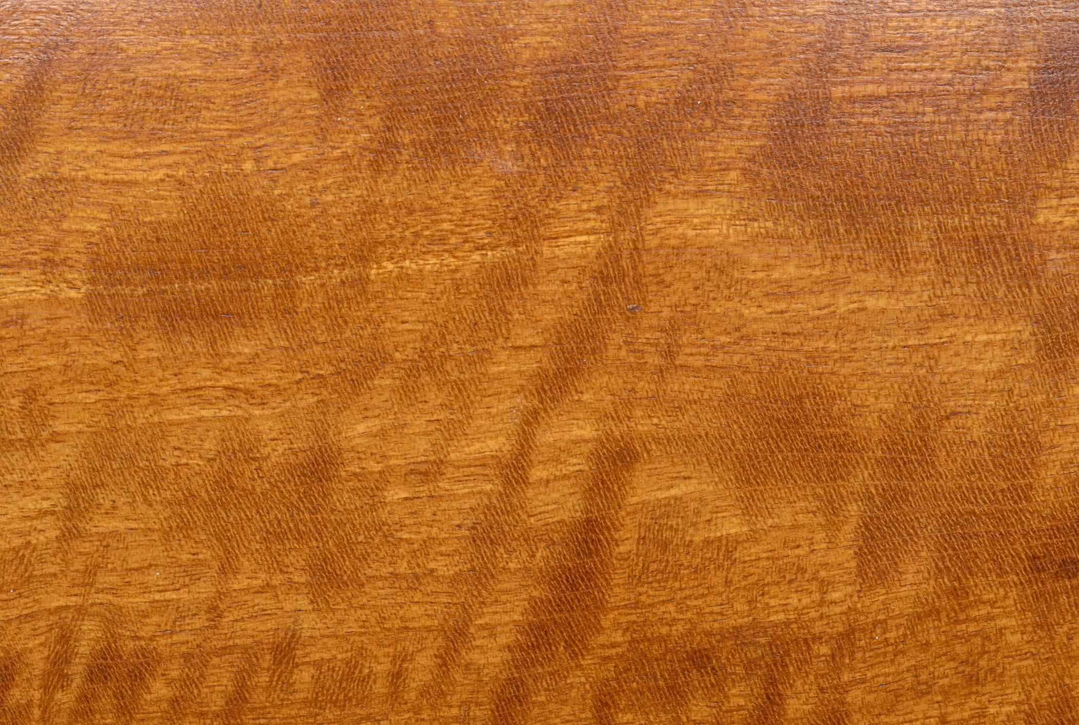 1955.0048.084 Tea caddy, detail 1