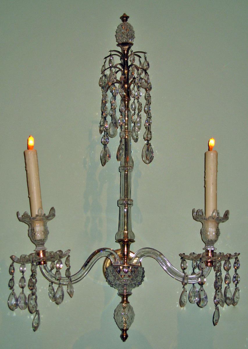 1961.1056.004 Glass and brass candlestick