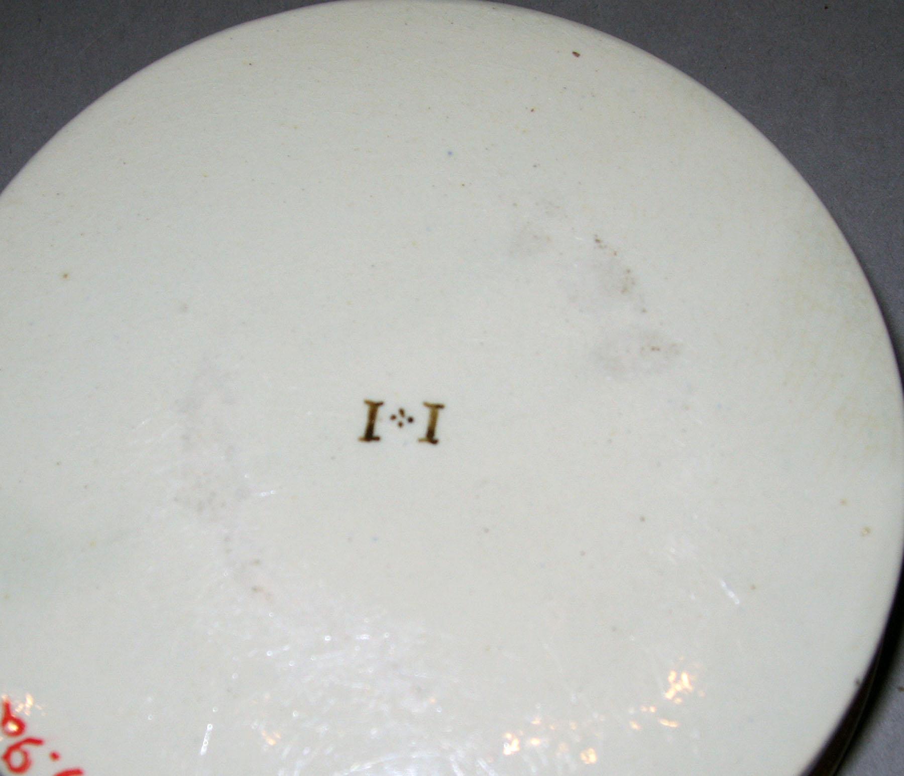 1955.0049.009 A, B Pearlware shaving box (mark)