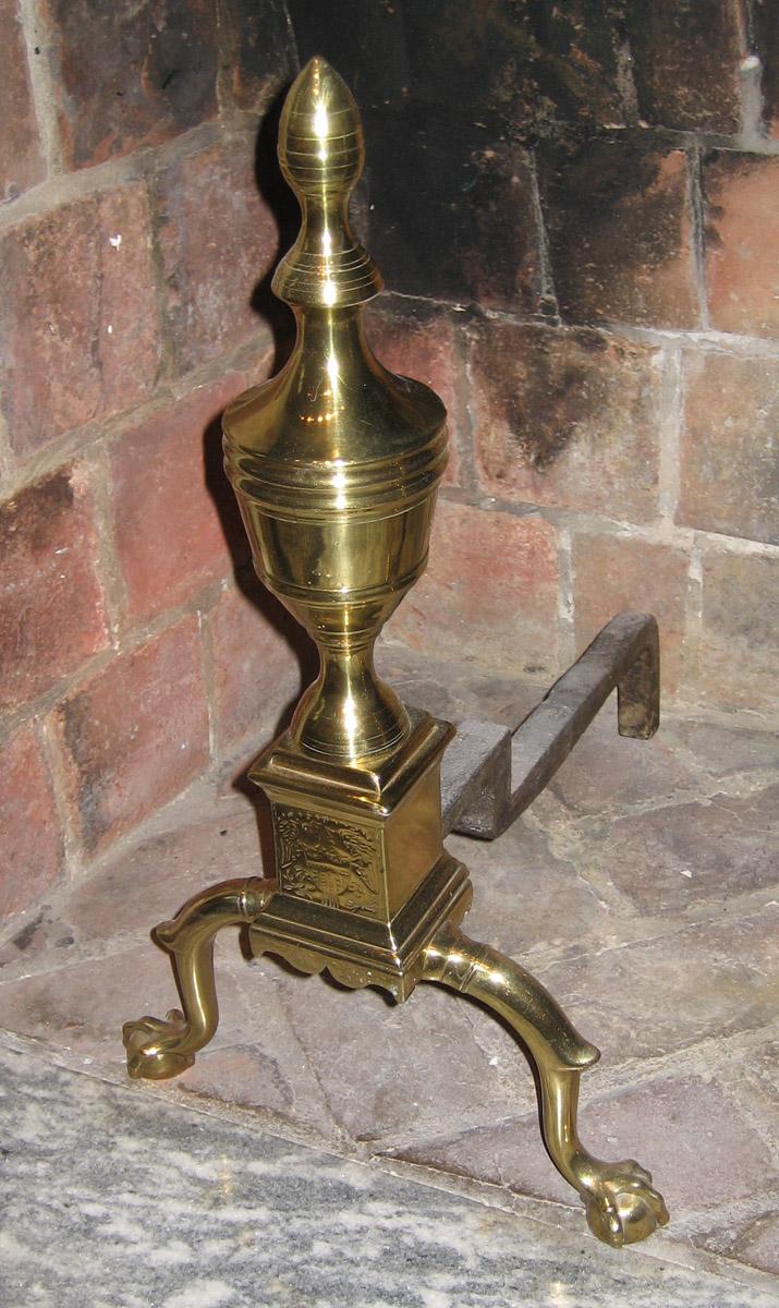 1961.1075.002 Andiron