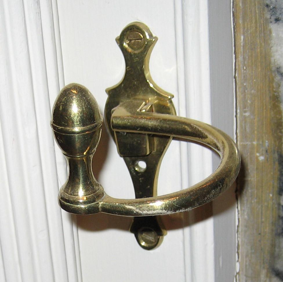 1961.1078.002 Jamb Hook