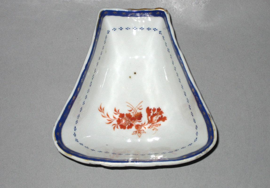 1961.1082.002 Dish