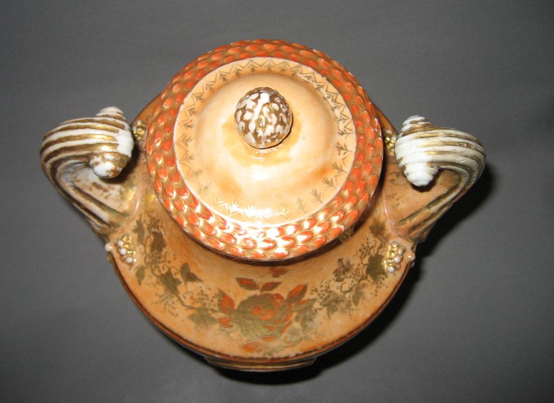 1961.1089.001 Urn and cover upper
