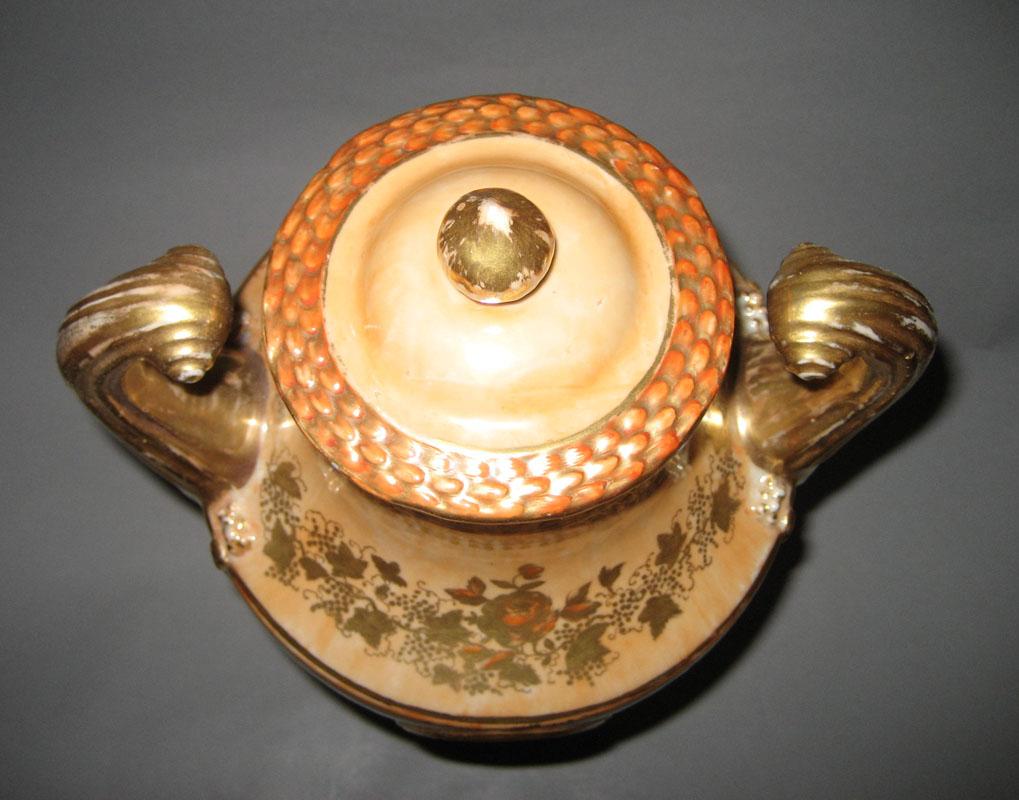 1961.1089.002 Urn and cover upper