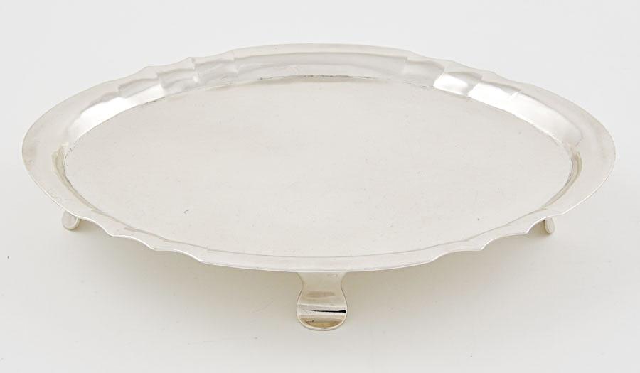1961.1092 Teapot Stand