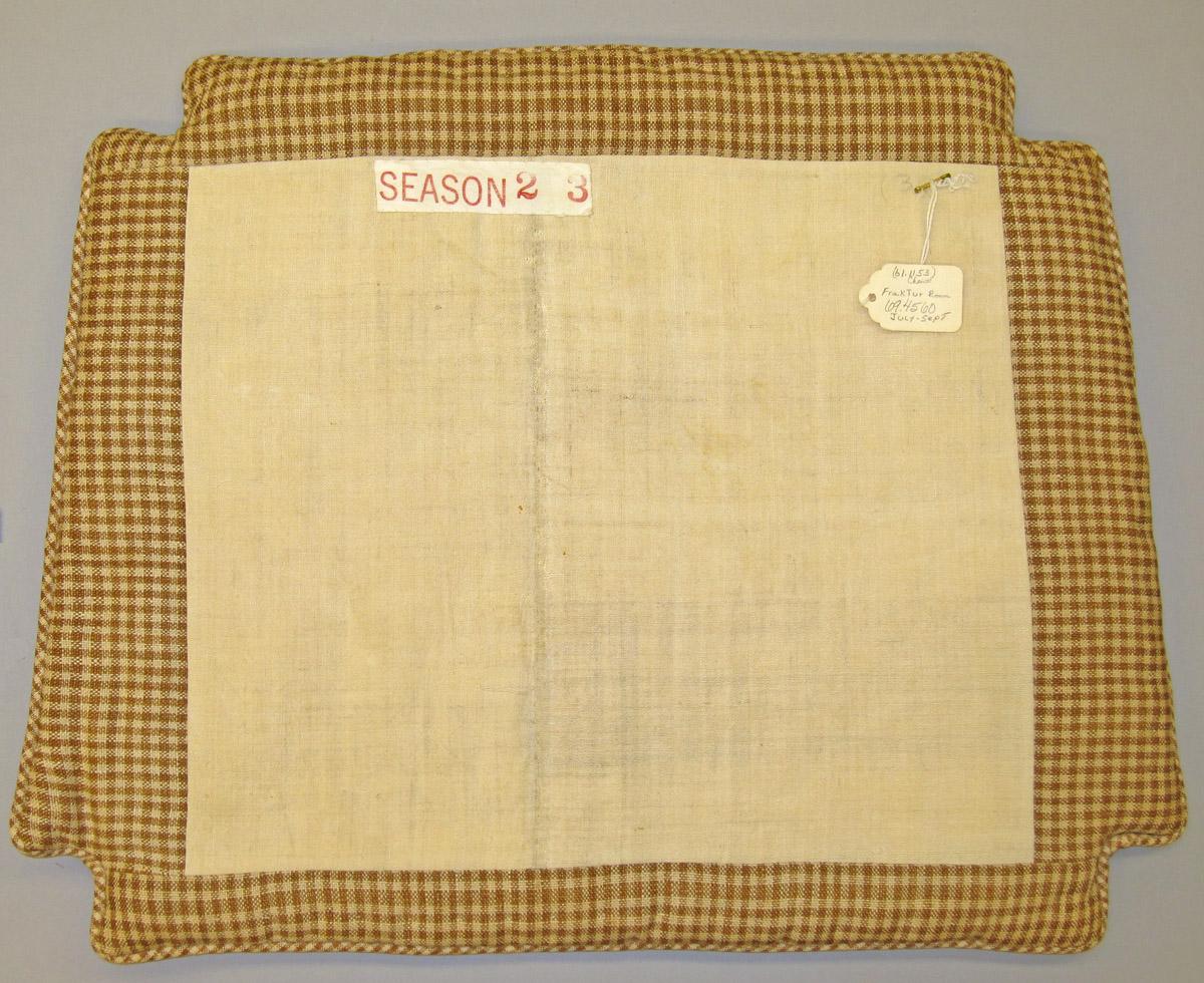 1969.4560 Cushion, underside