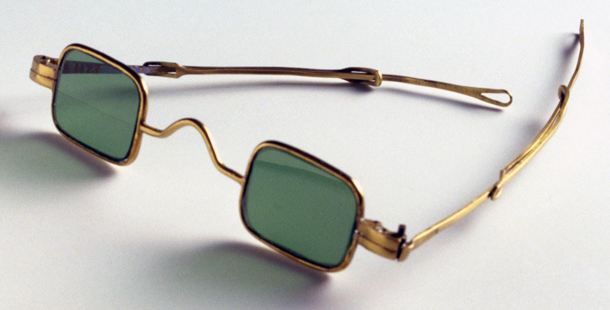 1961.1170 Spectacles