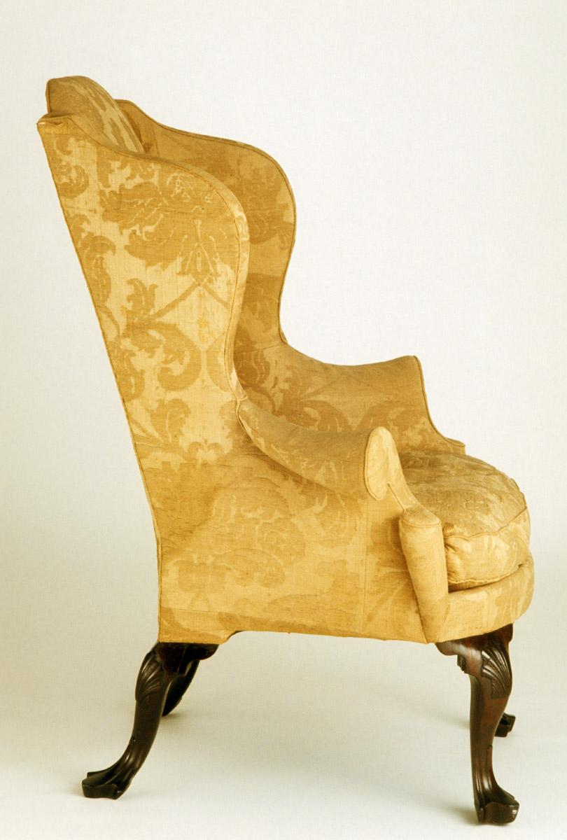 1961.1192 Easy chair (side view)