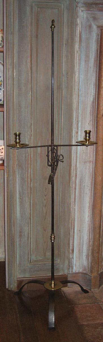 1961.1303 Candlestand