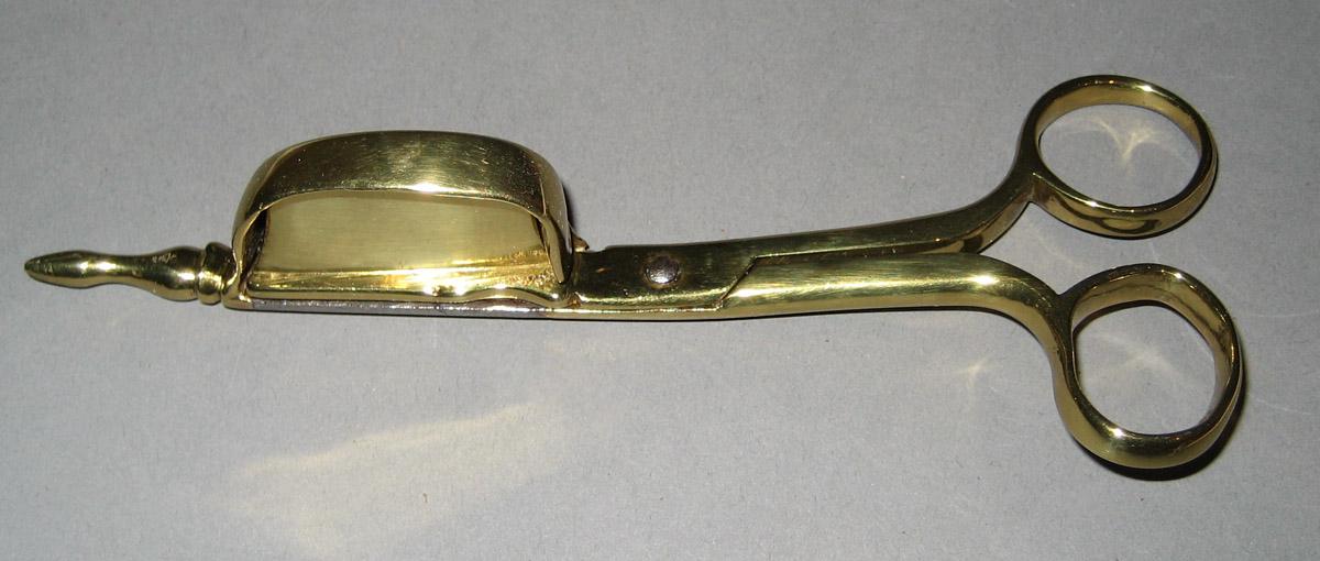 1961.1306 Snuffer