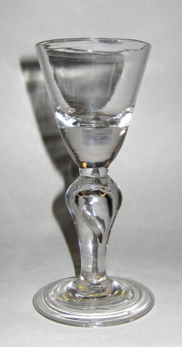 1961.1334 Wineglass
