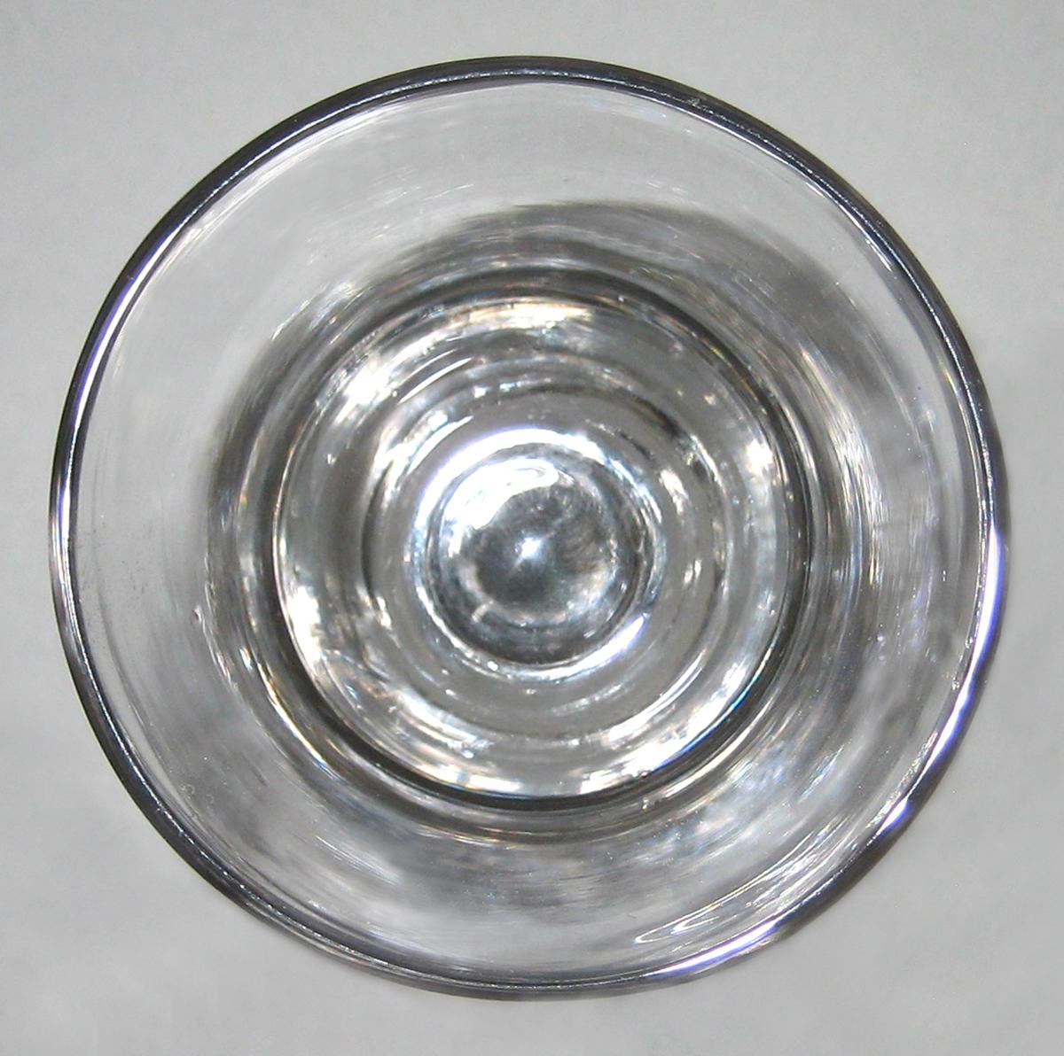1961.1334 Wineglass upper surface