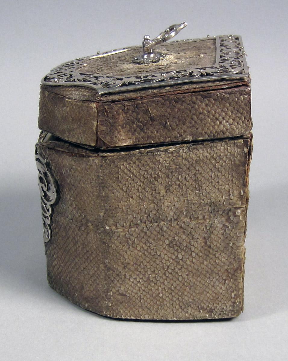 1961.1336 Tea Caddy side view