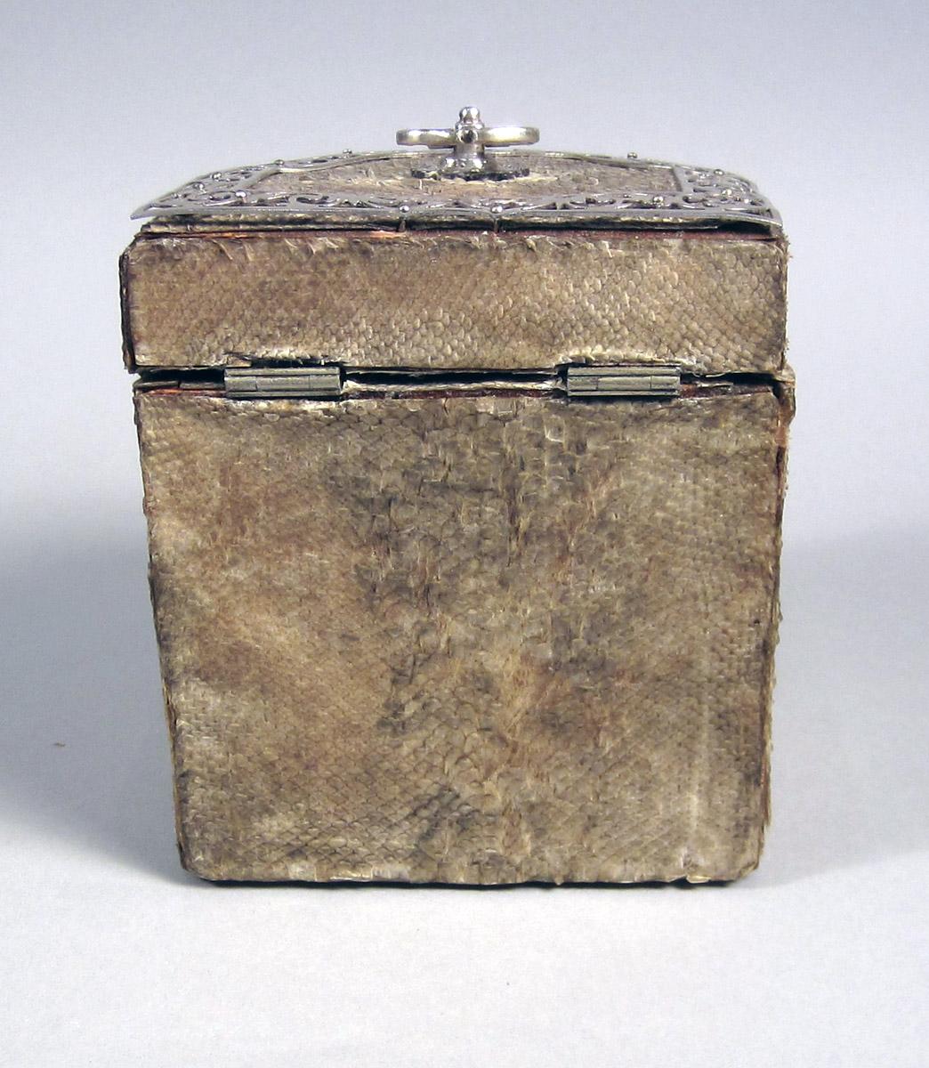 1961.1336 Tea Caddy back view
