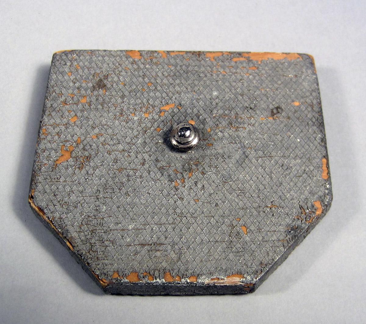 1961.1336 Tea Caddy interior lid upper surface