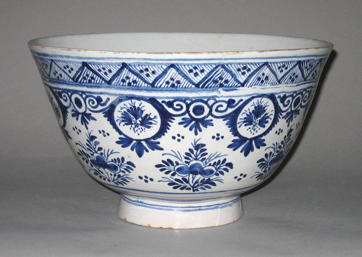 1961.1338 Delft punch bowl side 2
