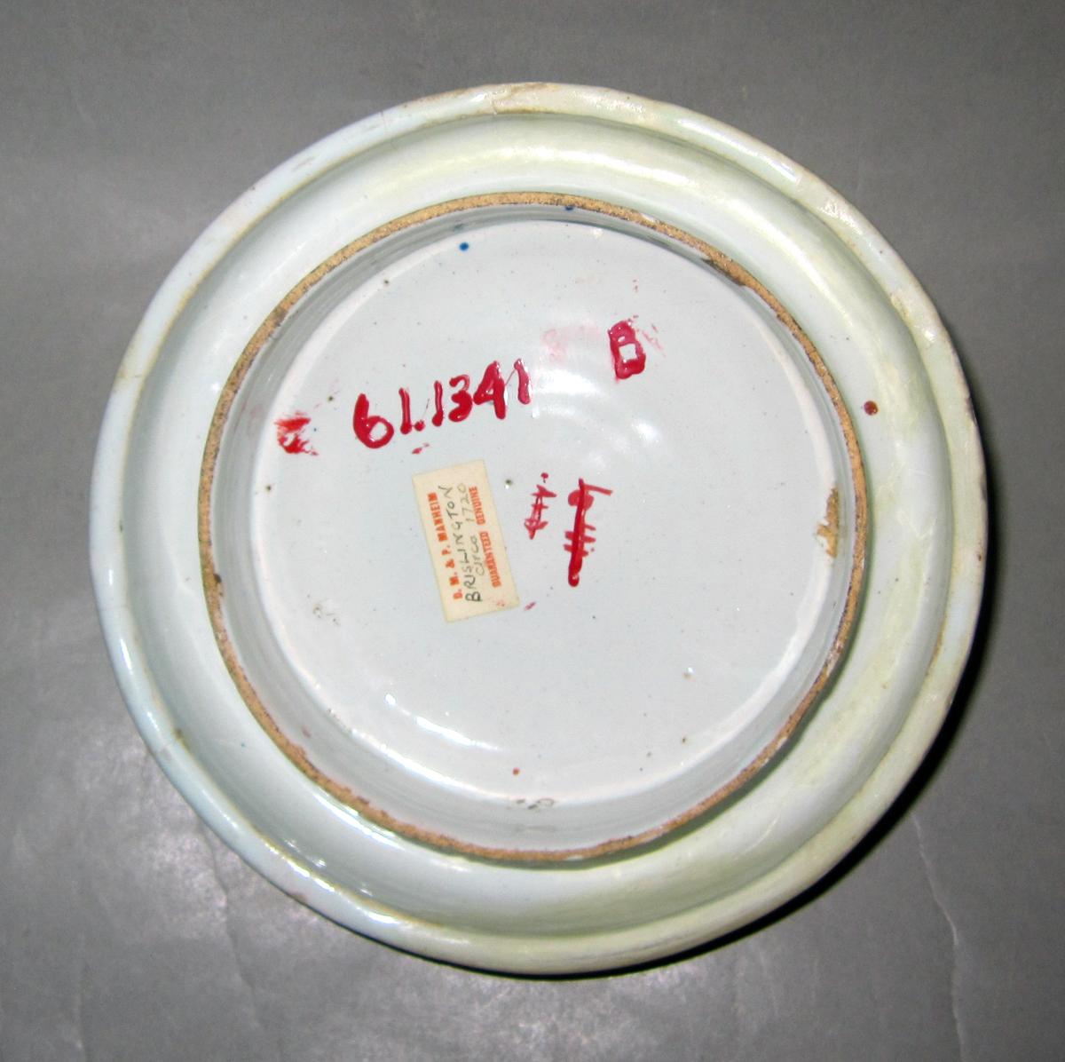 1961.1341 B Delft jar underside