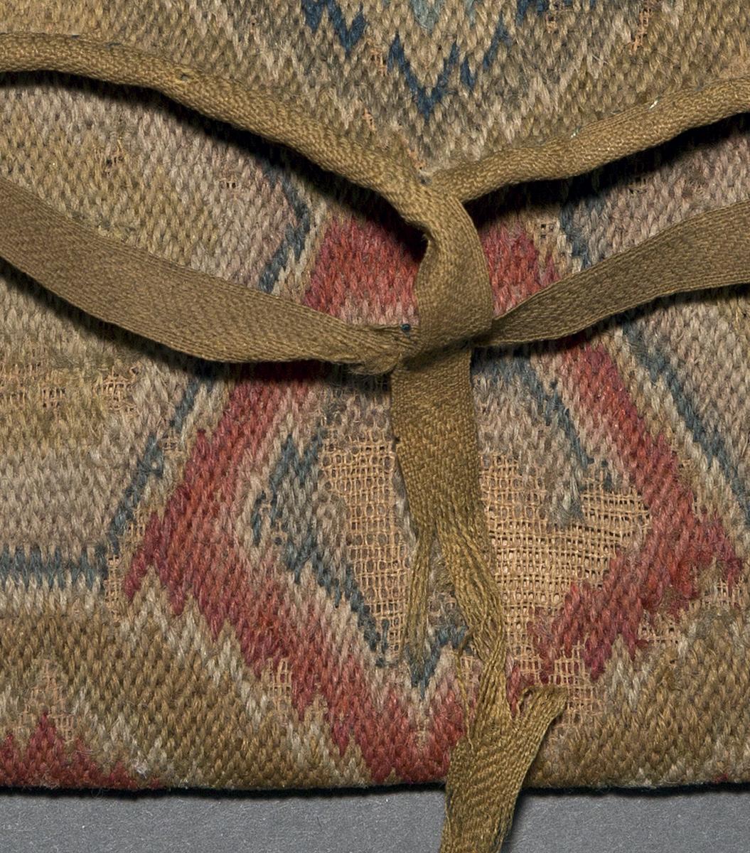 1961.1357 Pocketbook, Detail