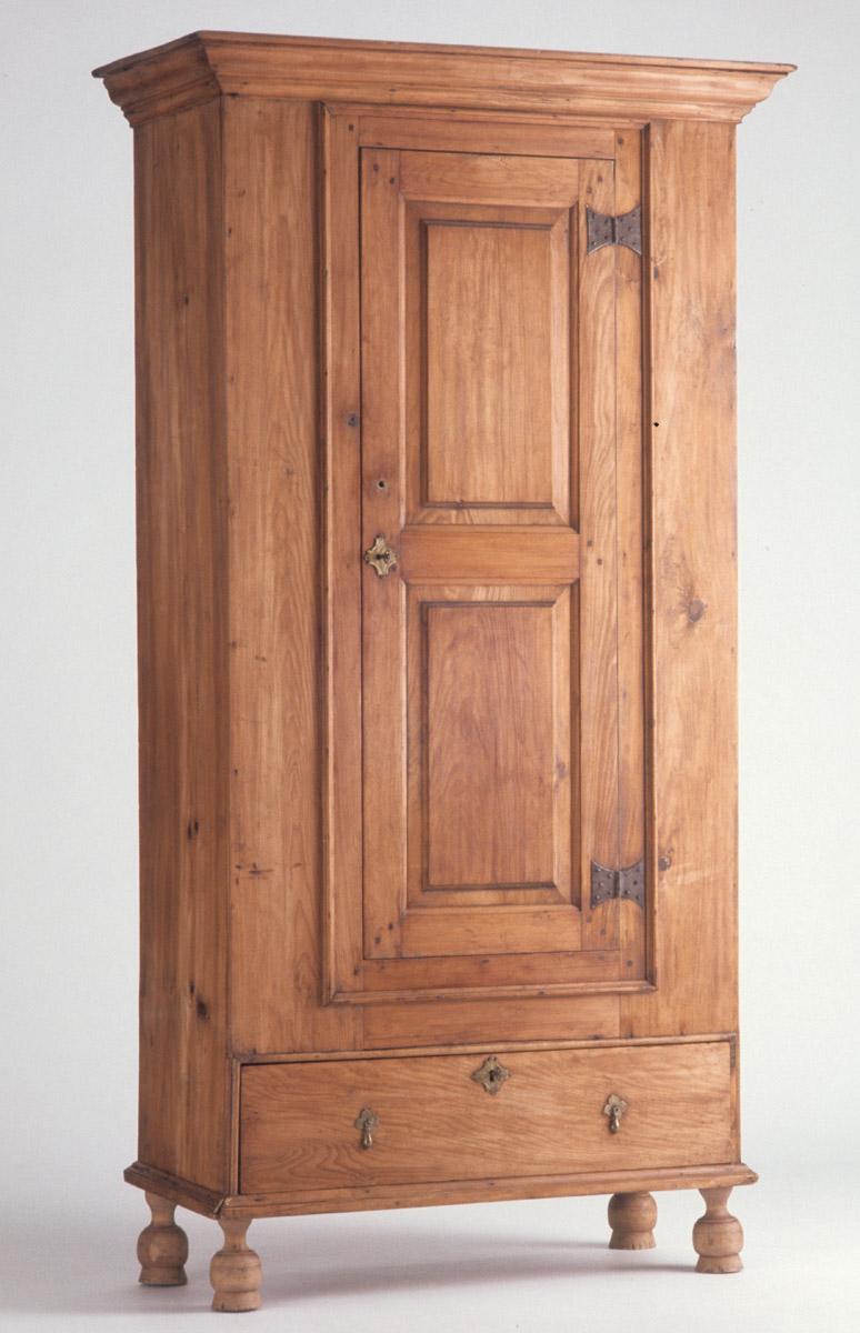 1955.0051.003 Wardrobe