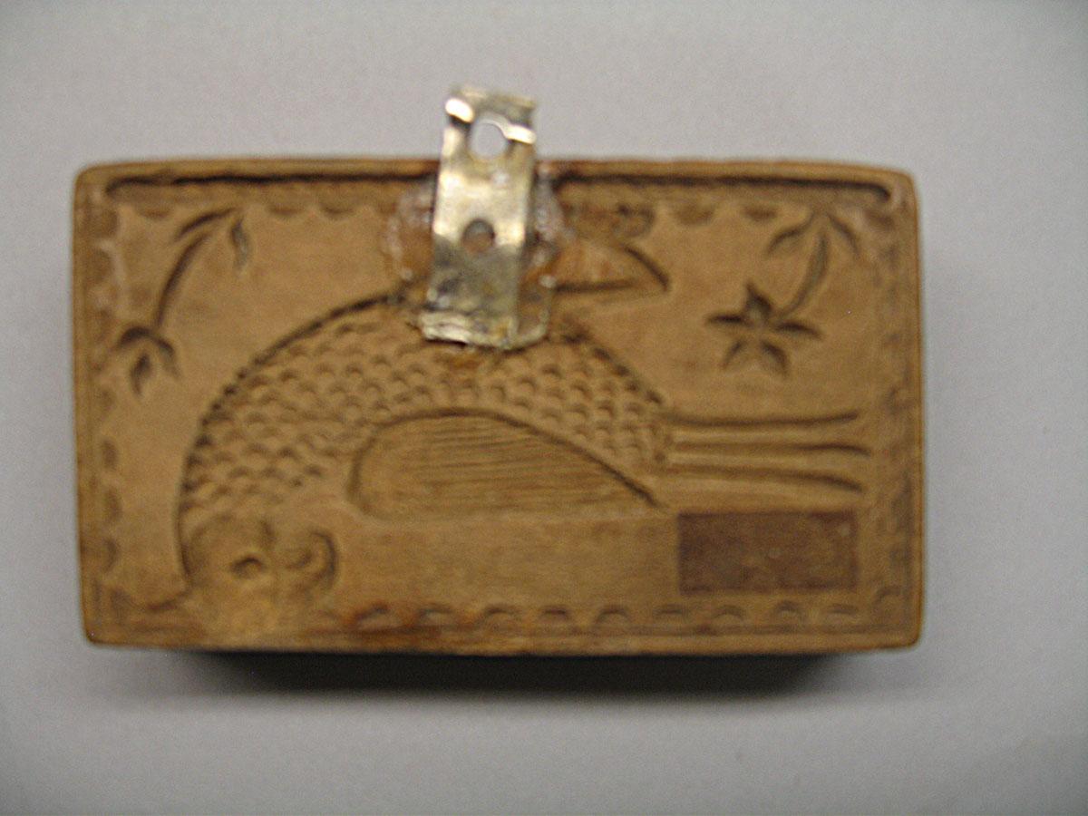 1961.1379 Springerle mold reverse