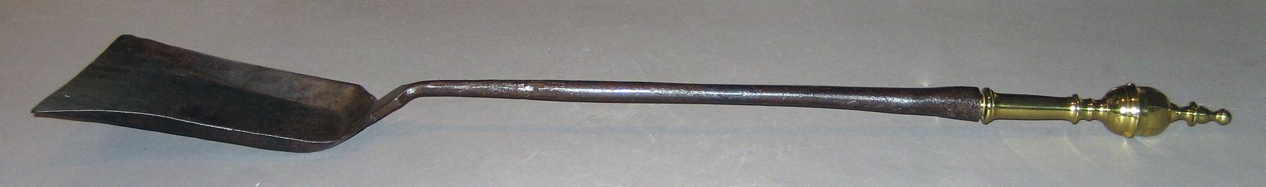 1961.1418 Shovel