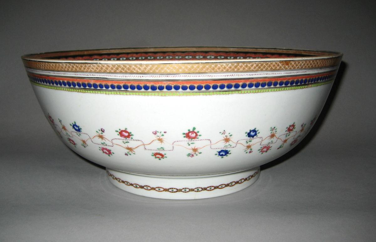 1961.1421.002 Punch bowl