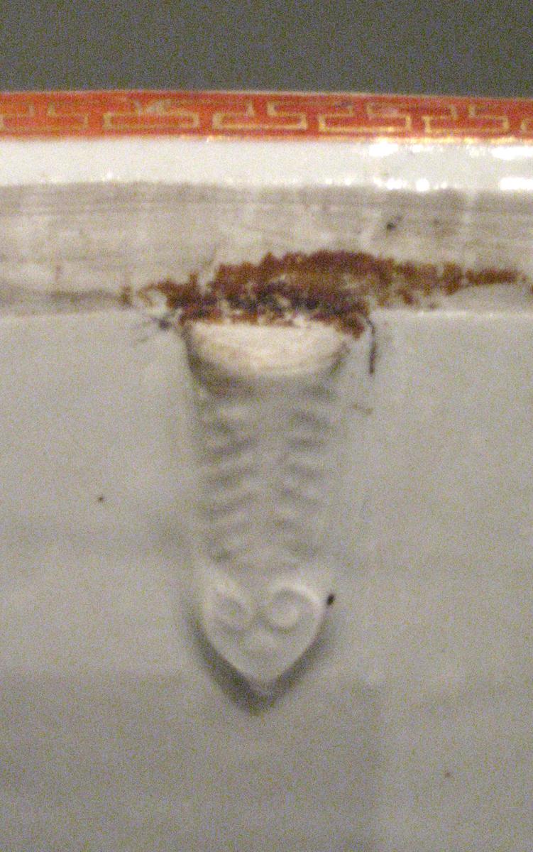 1961.1430.012 Bough Pot interior detail
