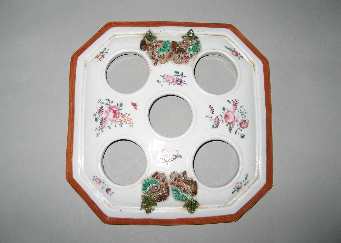 1961.1430.002 Bough Pot lid upper