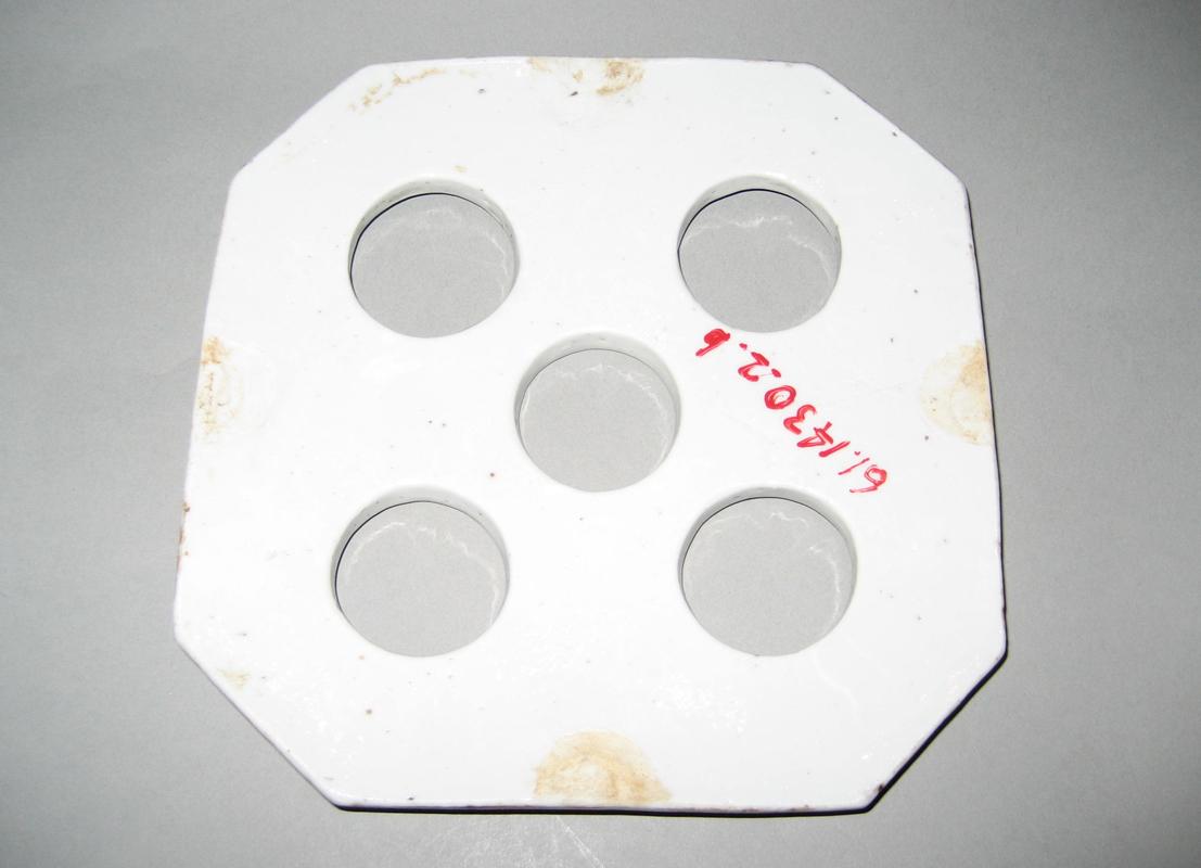 1961.1430.002 Bough Pot lid underside