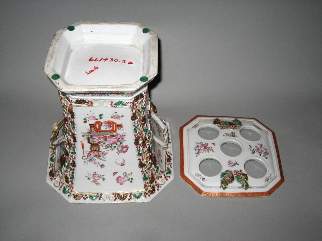 1961.1430.002 Bough Pot underside